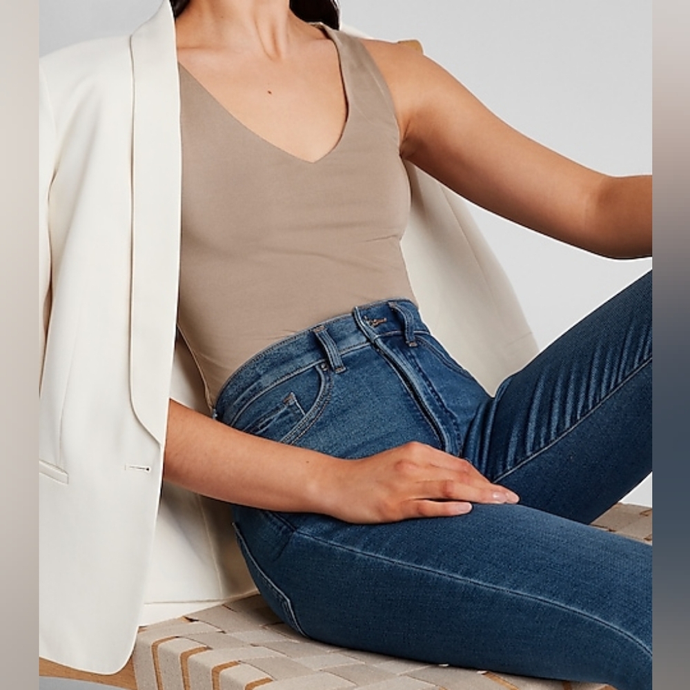 Express BODY CONTOUR DOUBLE LAYER V-NECK THONG BODYSUIT